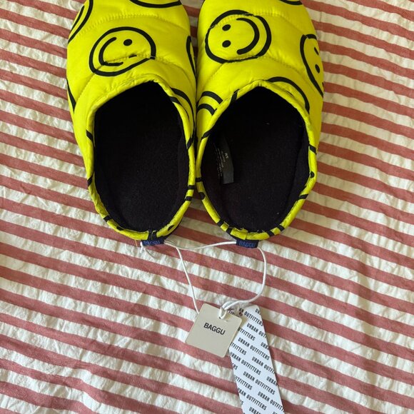 NWT Baggu Puffy Slippers | S/M (US W 5-7) | Happy Yellow - Picture 5 of 7